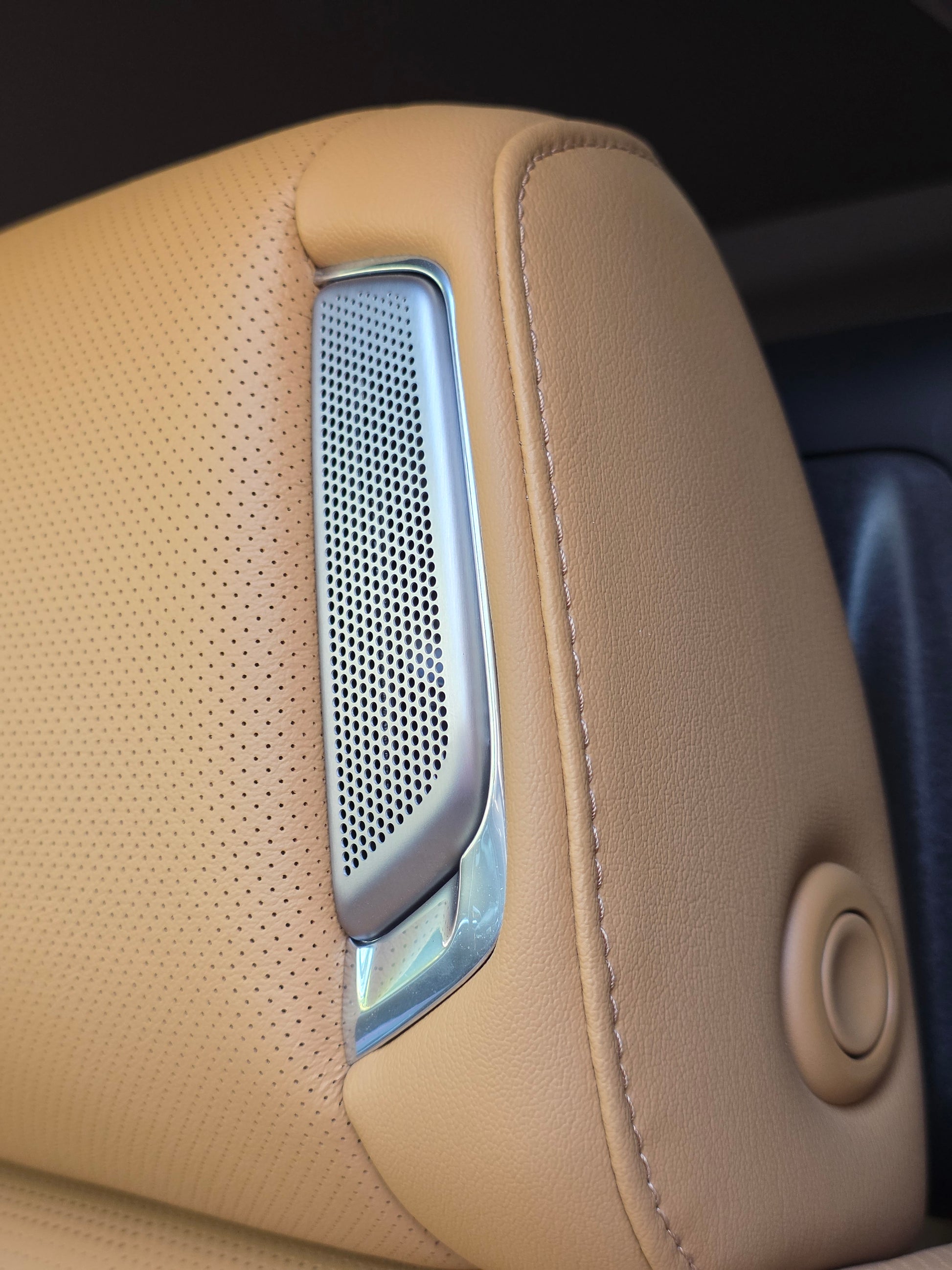 Cadillac Escalade SUV 600 2025