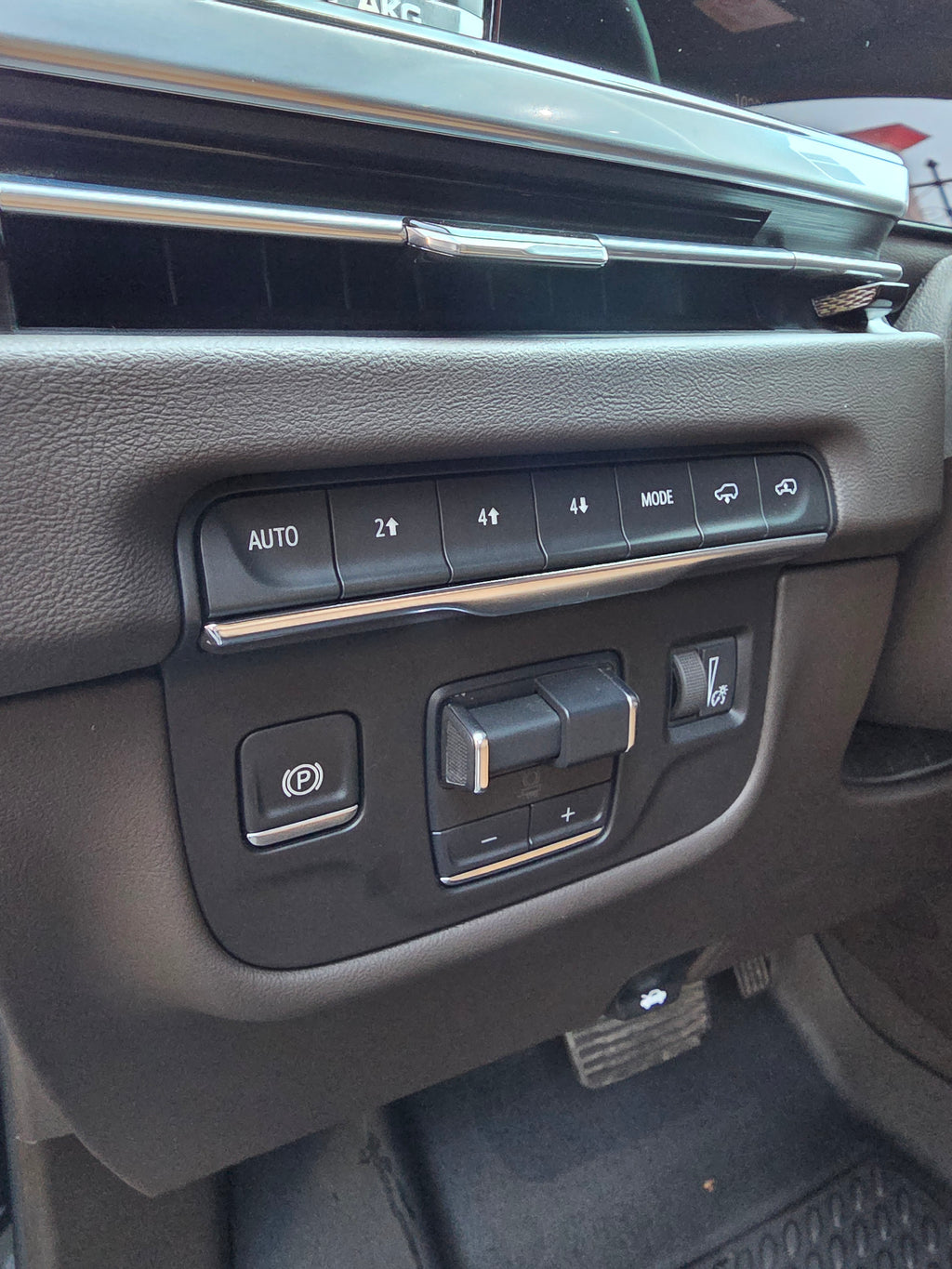 Cadillac Escalade SUV 600 2025