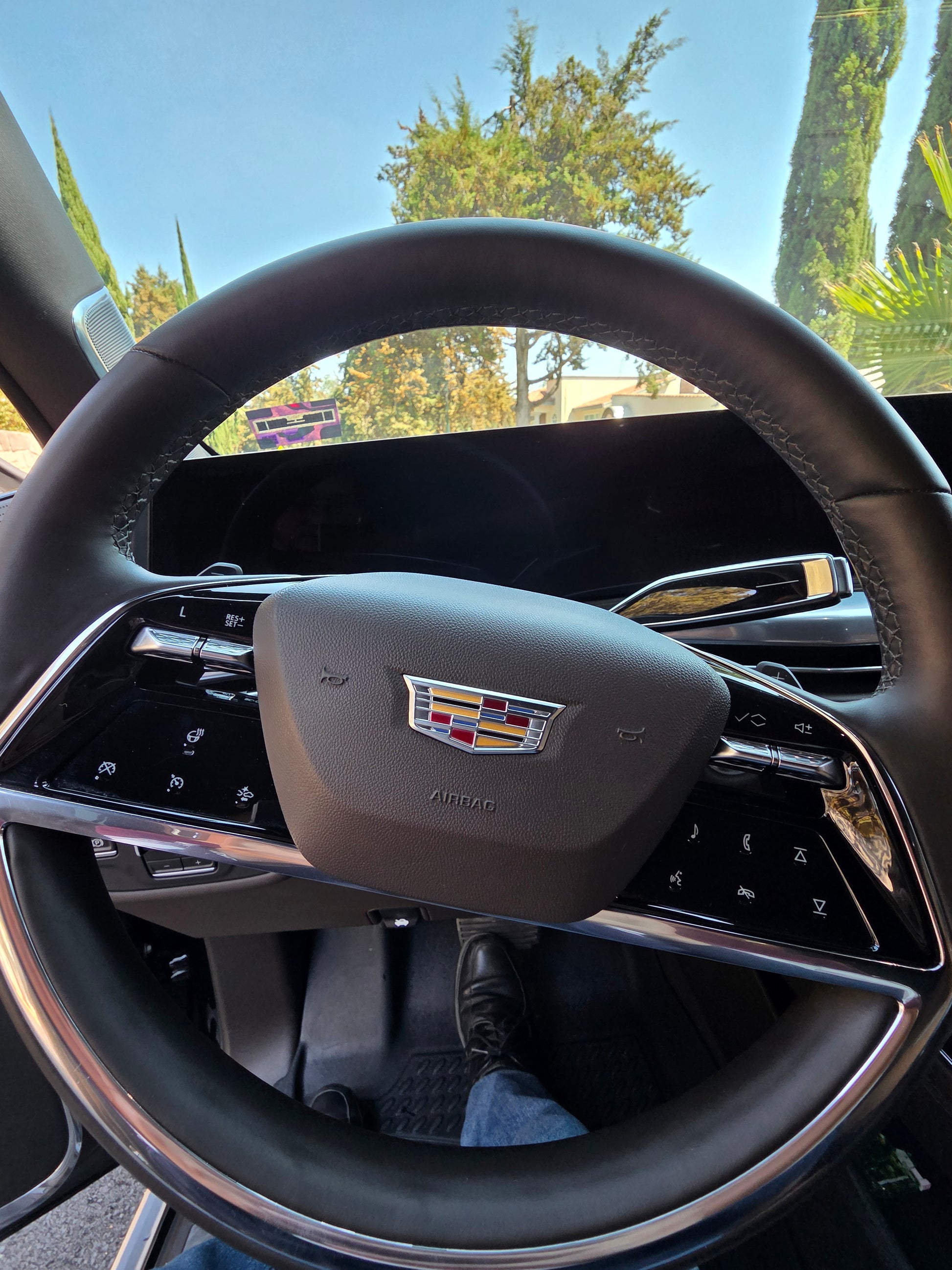 Cadillac Escalade SUV 600 2025